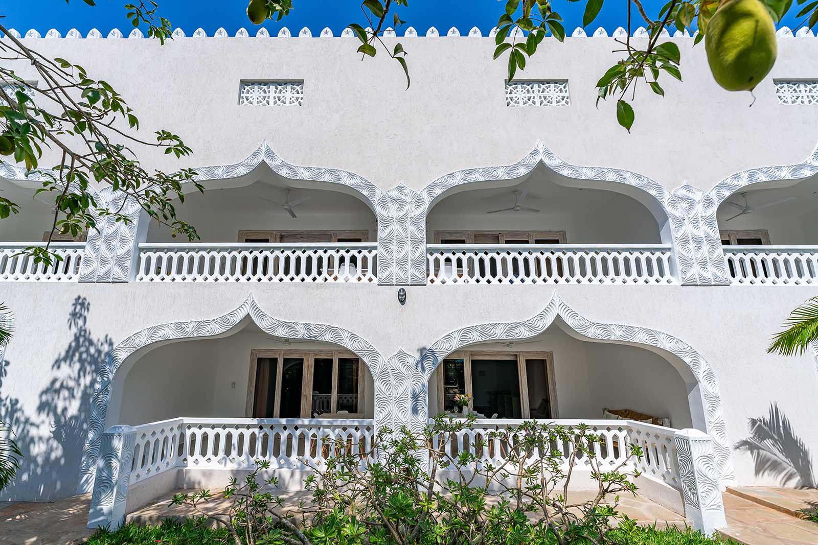 Hibiscus_terrace_deco1600x900