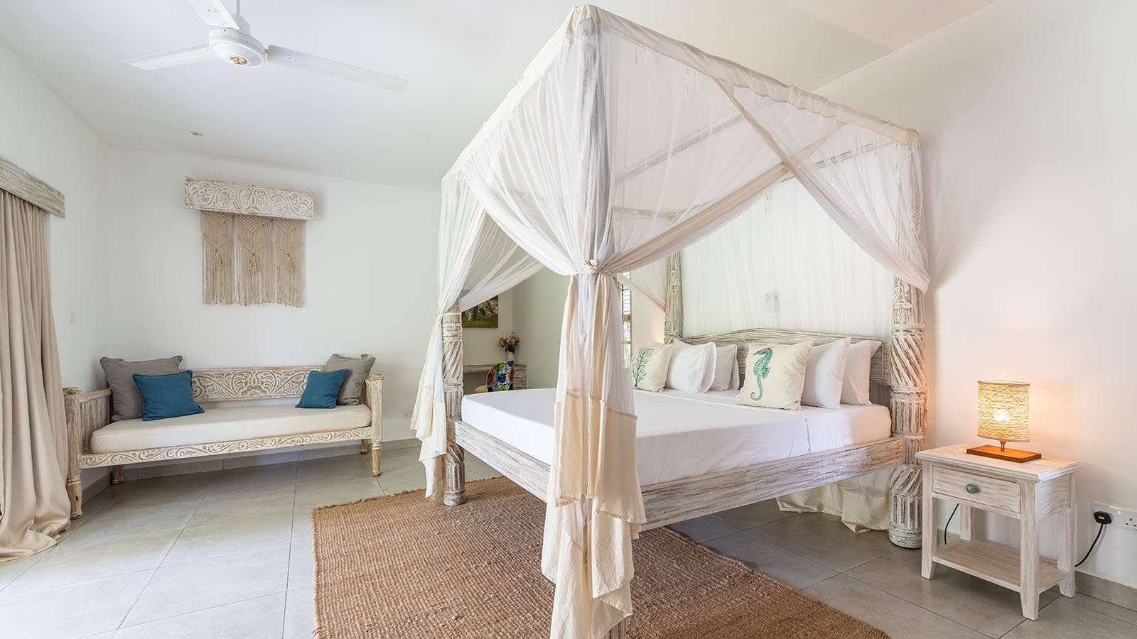 Villa-bedroom_hibiscus1600x900